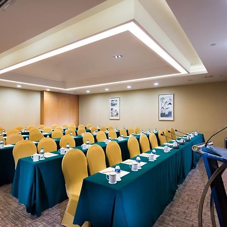 The Grand Plaza Hotel Ji'an  Exterior photo