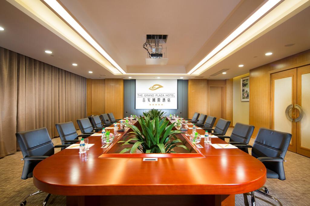 The Grand Plaza Hotel Ji'an  Exterior photo